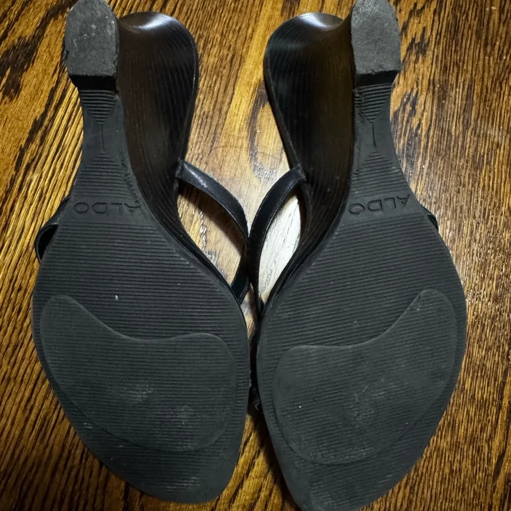 Women’s ALDO Black Wedge Sandals